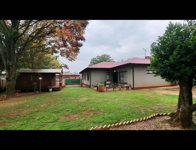 3 BEDROOM HOUSE FOR SALE IN LYTTELTON MANOR